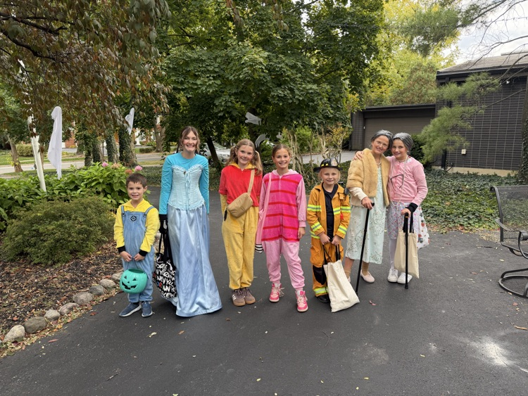 kids trick or treating 
