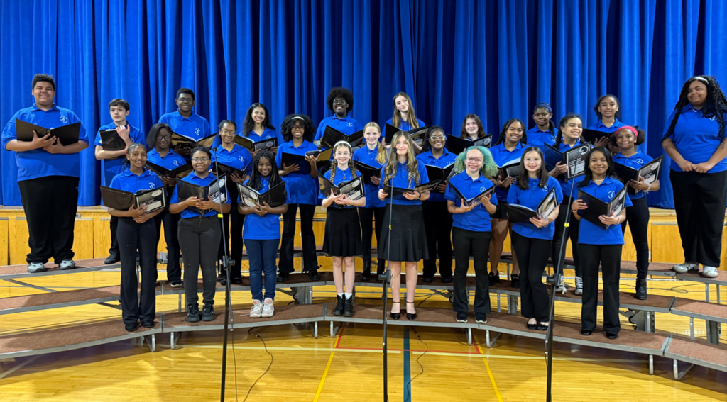 The 8th grade choir 