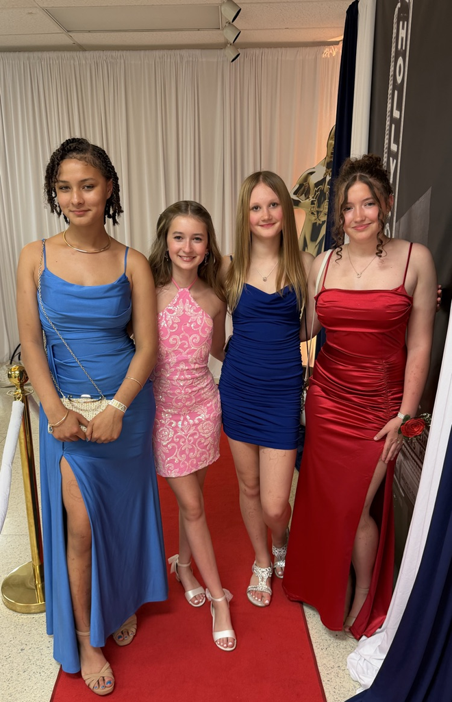 kids at the dance 