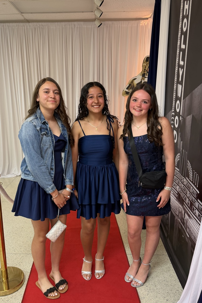 kids at the dance 