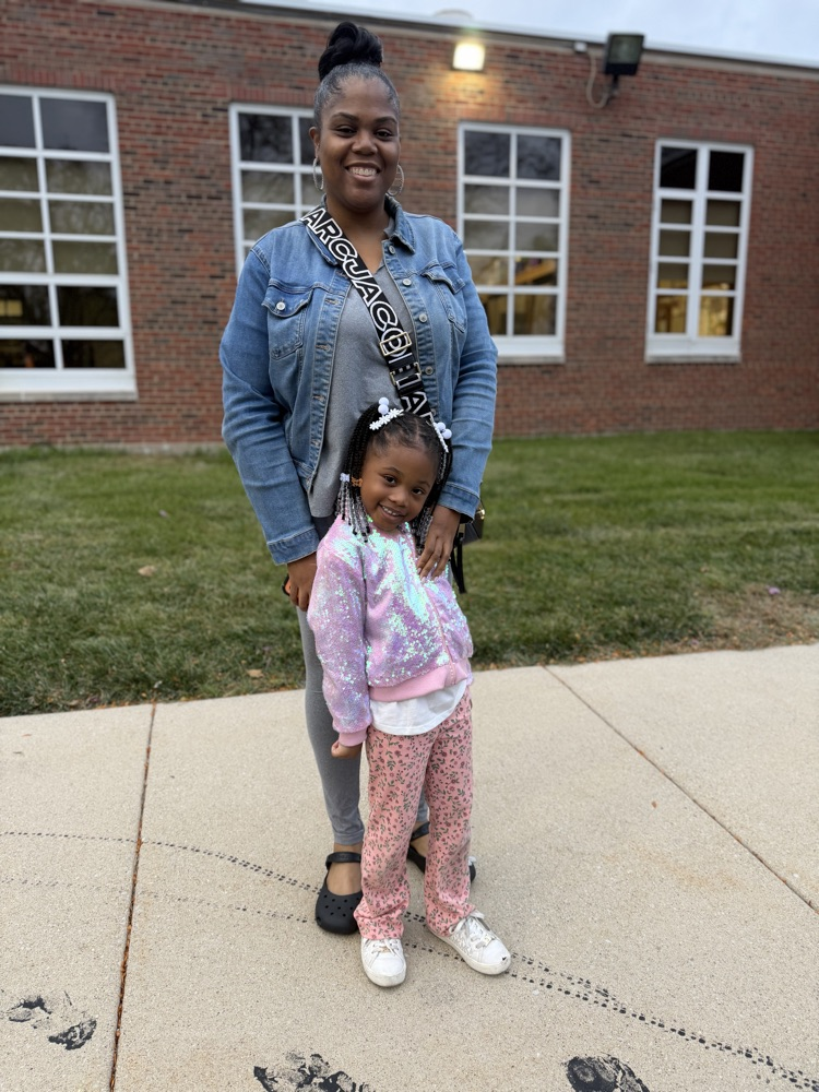 mom and daughter