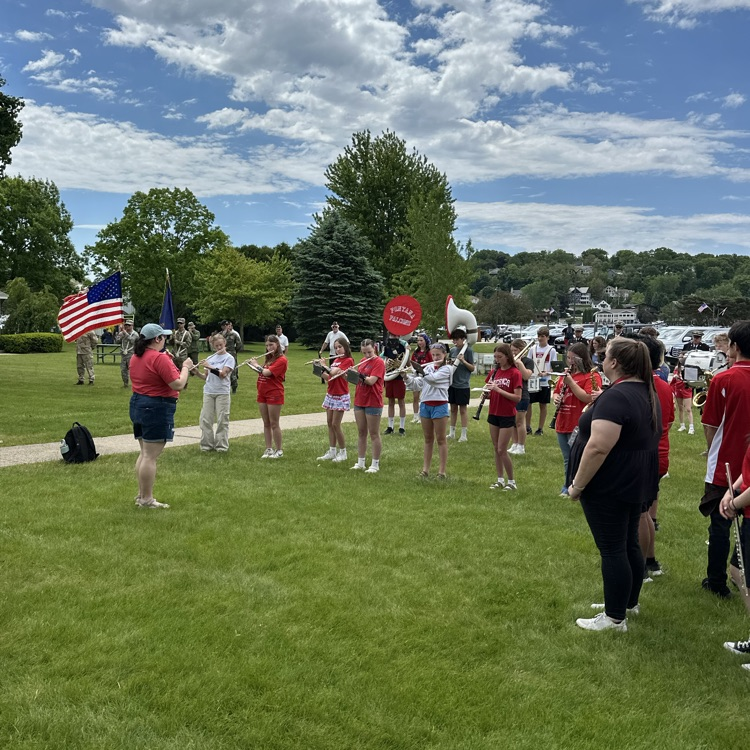 parade 4