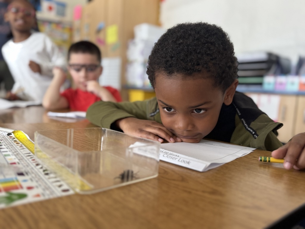 Peggy Notebaert Visits Betsy Ross