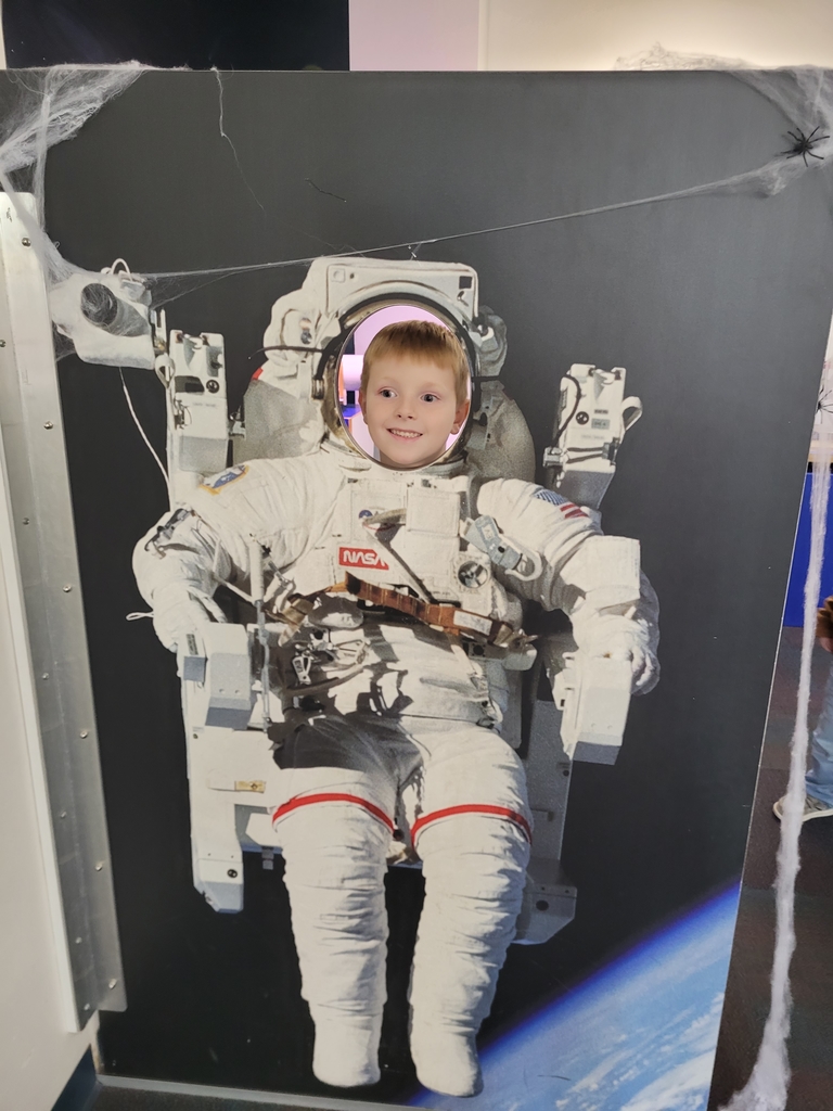 astronaut 