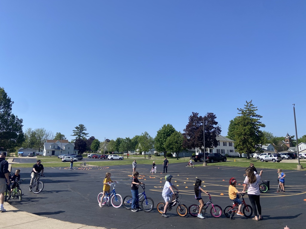 Big Thank you to our Forreston Police Department and volunteers for helping with our Bike Rodeo here at Forreston Grade School. Always a great event and enjoyed by all!