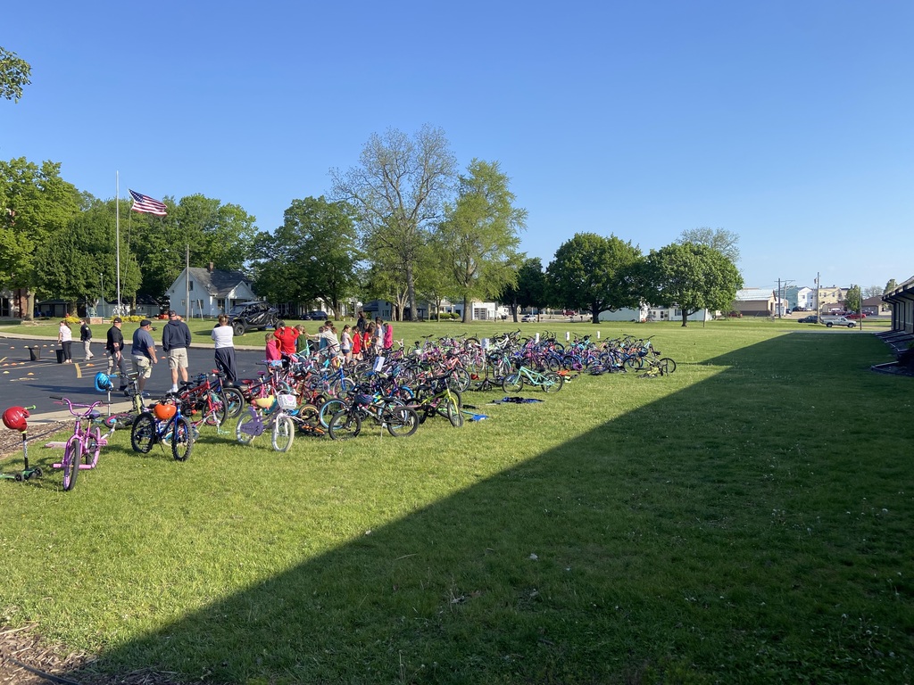 Big Thank you to our Forreston Police Department and volunteers for helping with our Bike Rodeo here at Forreston Grade School. Always a great event and enjoyed by all!