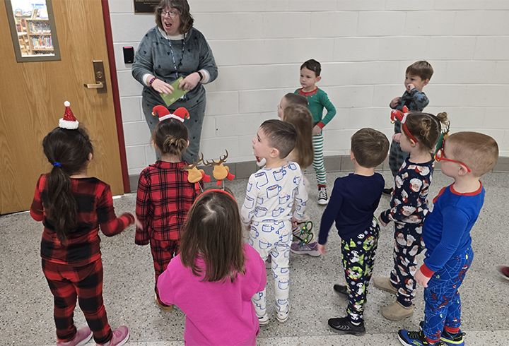 pre-k gingerbread hunt