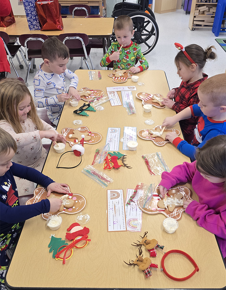 pre-k gingerbread hunt