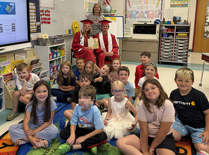 seniors reading to elementary 