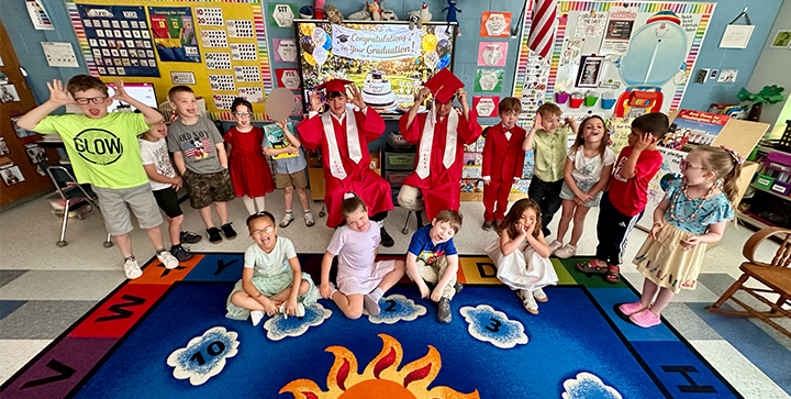 seniors reading to elementary 