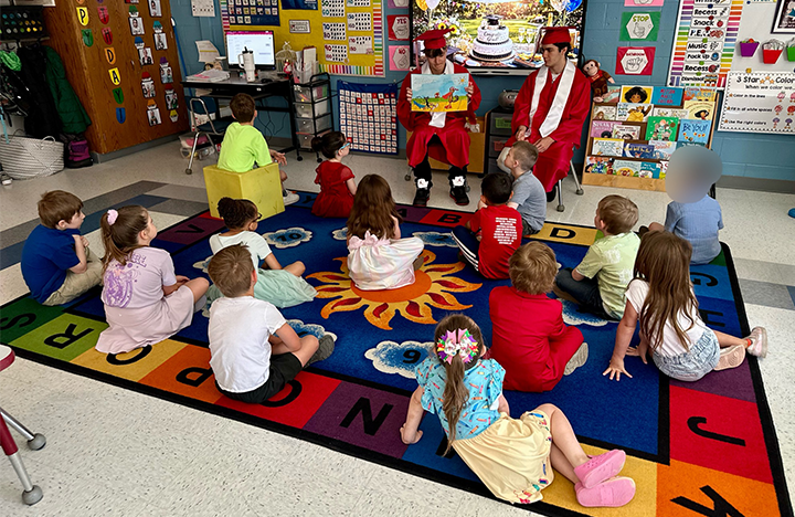 seniors reading to elementary 