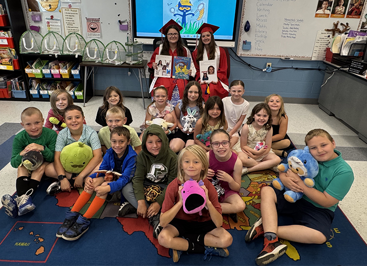 seniors reading to elementary 
