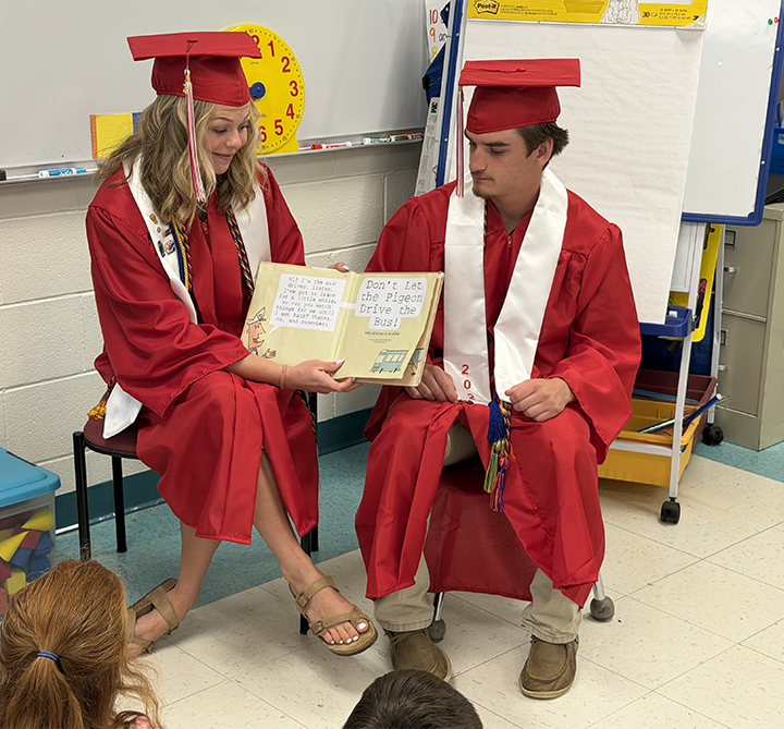 seniors reading to elementary 