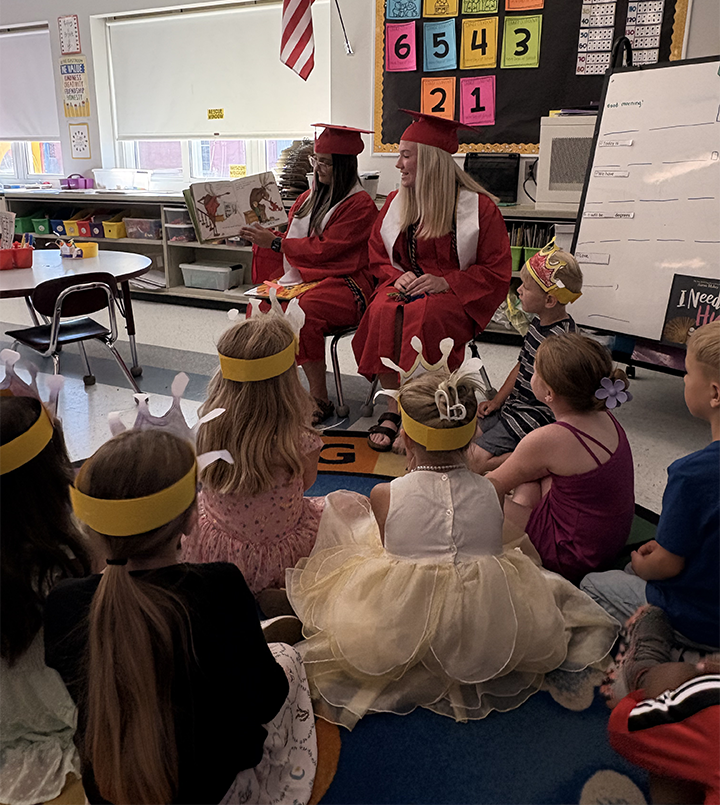 seniors reading to elementary 