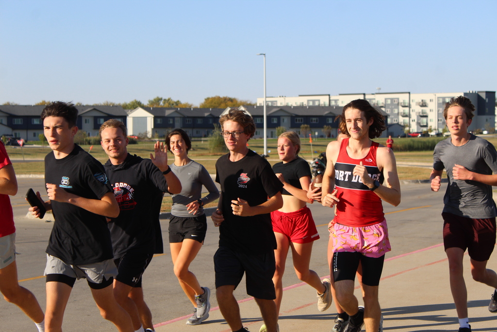 cross country students running