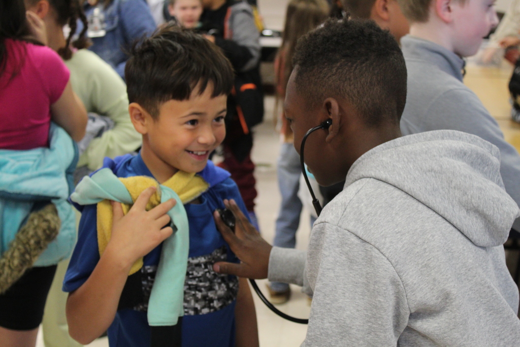 students using stethoscope
