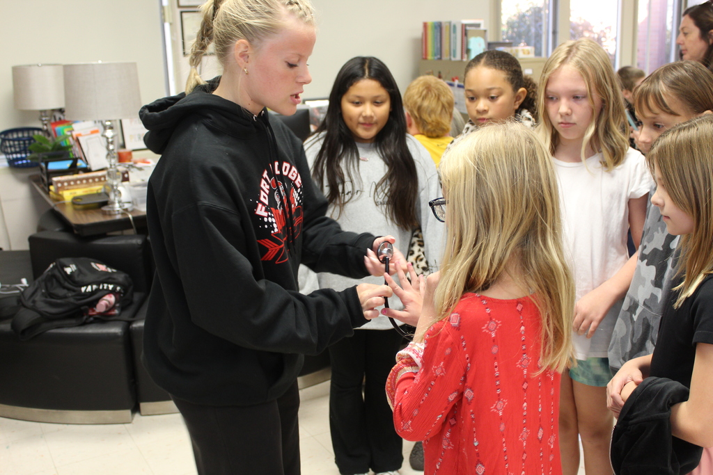 students using stethoscope