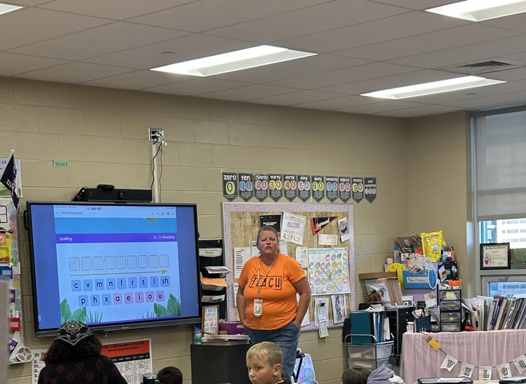 Kayla long teaching class