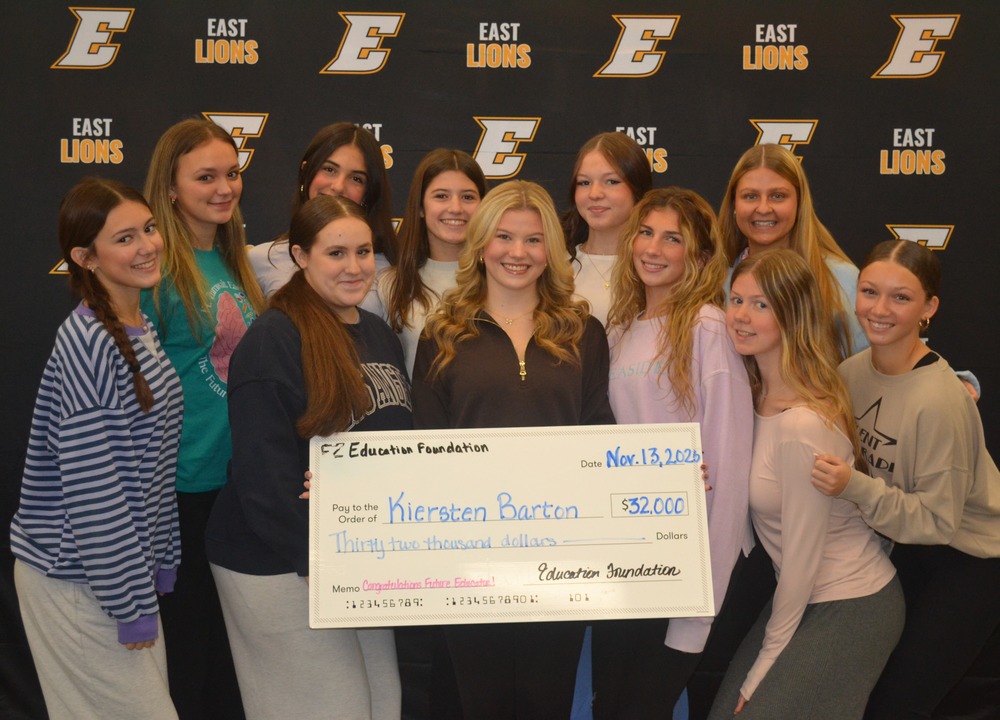 Kiersten Barton Posing with Dance Team