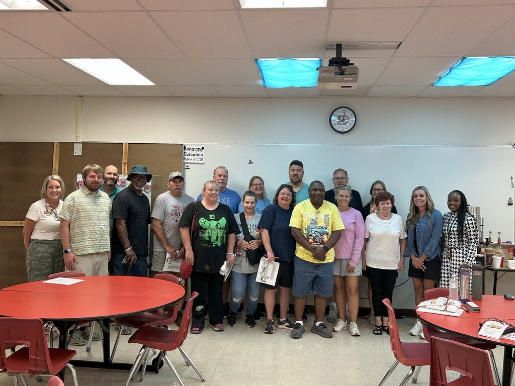 We had a wheel-y good time meeting our amazing bus drivers and monitors! 🚌👏 Here's to a smooth ride this school year! #ItsAGreatDayToBeAMustang