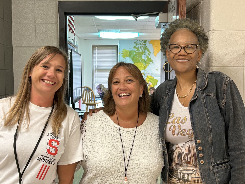 Who cares what the fashion police say—SMS staff just turned the halls into a blinding runway 🤍 White after Labor Day? We call it "leader in chic."🤍