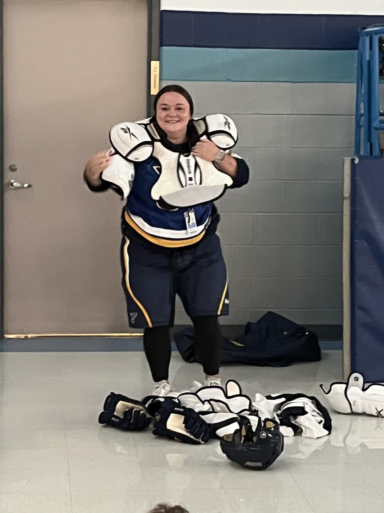 Miss Winistoerfer in the dress as a player challenge