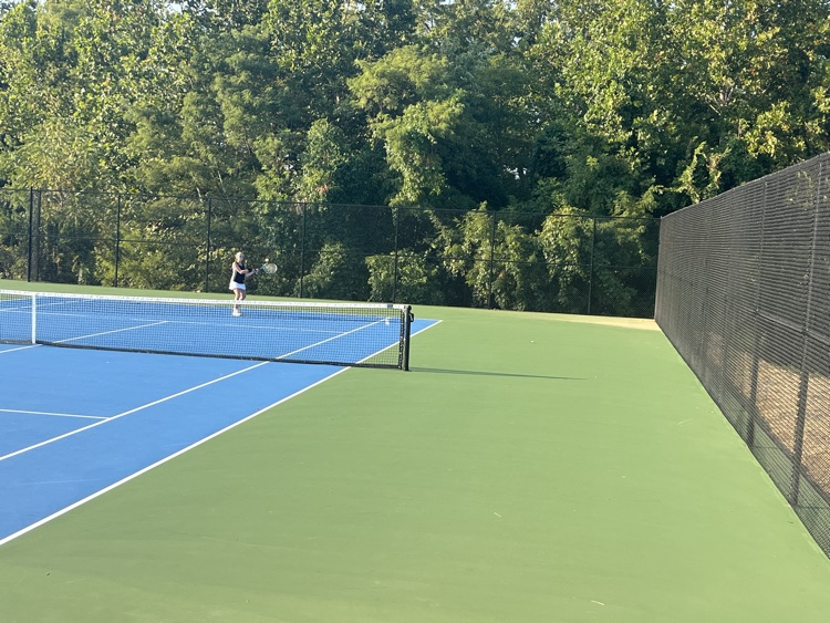 Tennis competing against tennis