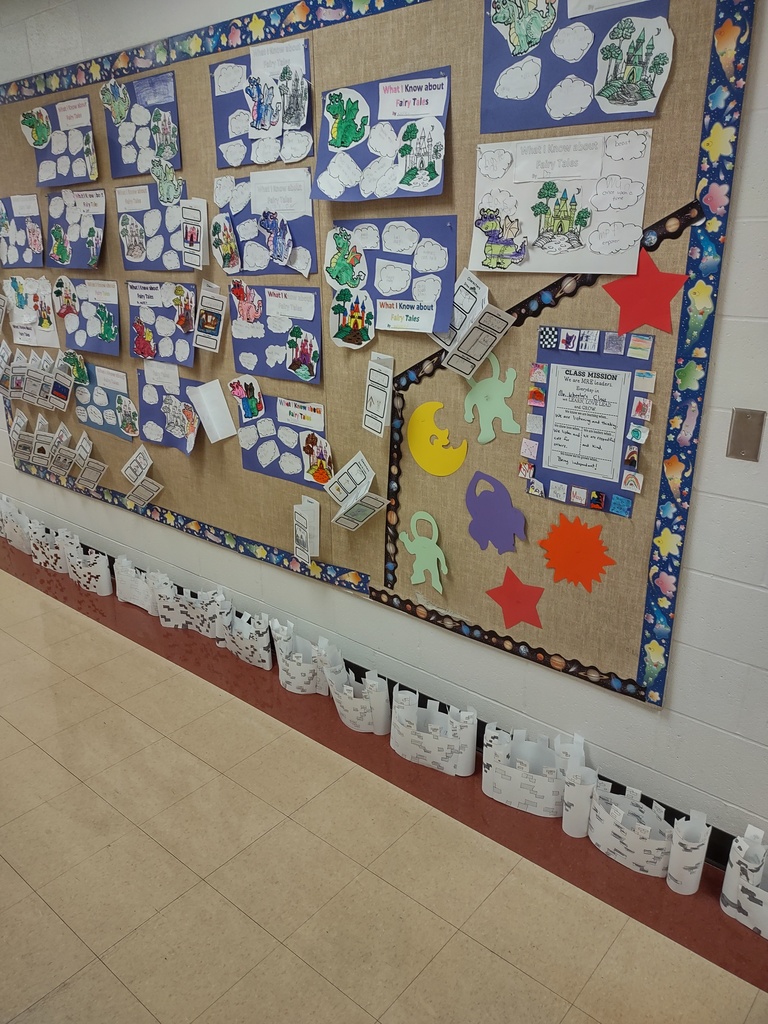 Bulletin board with student projects. 