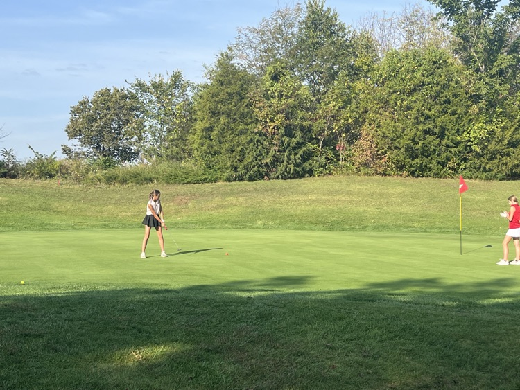 Annabelle putting on 11