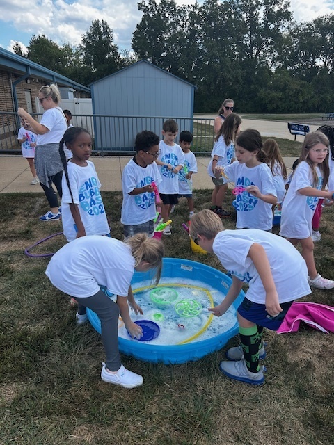 2025 Bubble Bash making bubbles