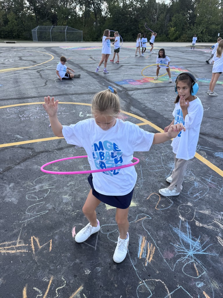 2025 Bubble Bash hula hooping