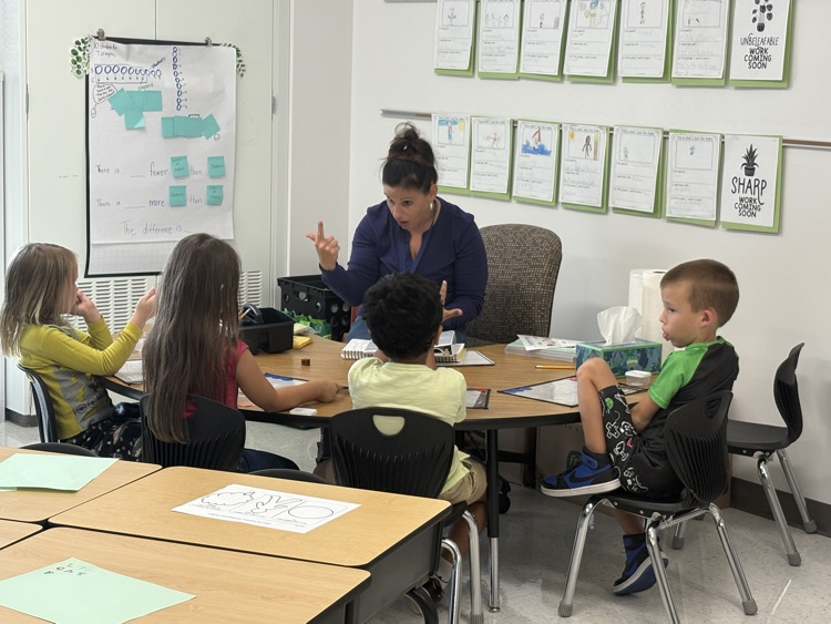 Mrs Dykstra’s Class working hard on stretching out words