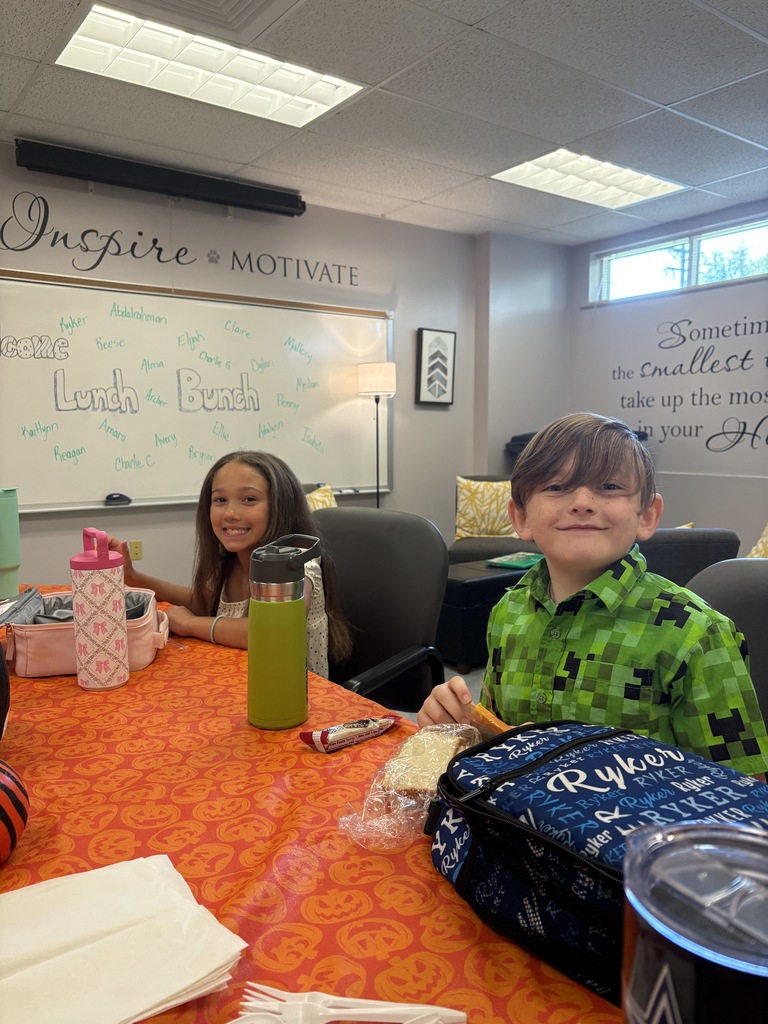 3rd graders Meilani & Ryker enjoying their lunch bunch