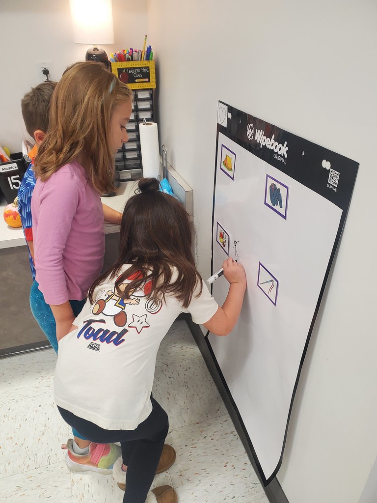 Kindergaretn using first sound fluency and vertical spaces