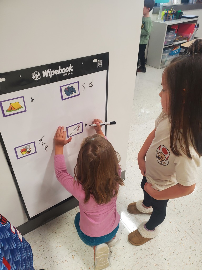 Kindergaretn using first sound fluency and vertical spaces