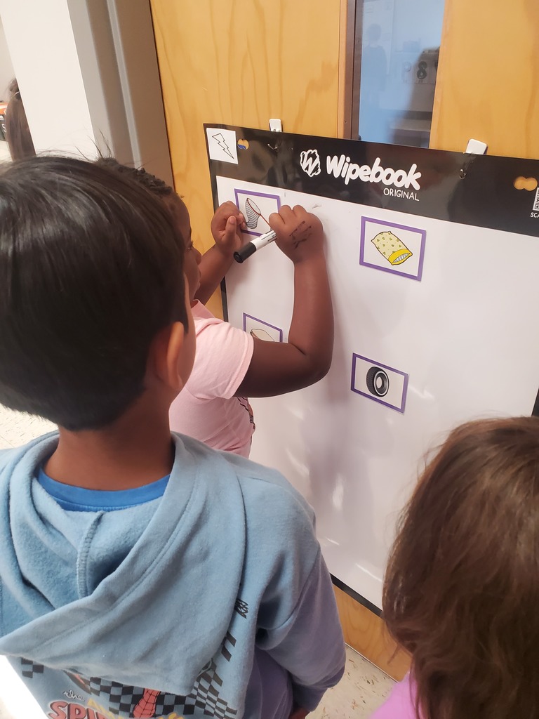 Kindergaretn using first sound fluency and vertical spaces