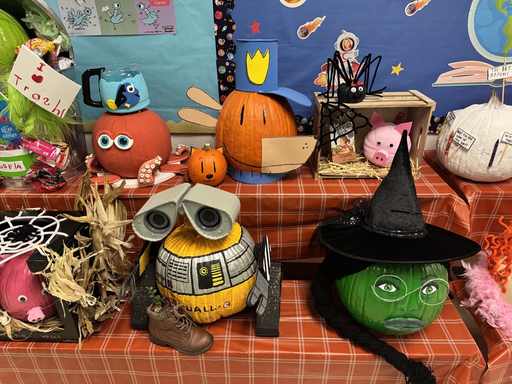 Dory & Hank the Octopus, Police Dog, Wilbur & Charlotte #2, Elphaba, Wall-E
