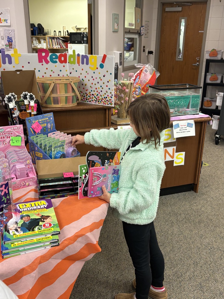 Brooklyn using her $30 shopping spree prize!