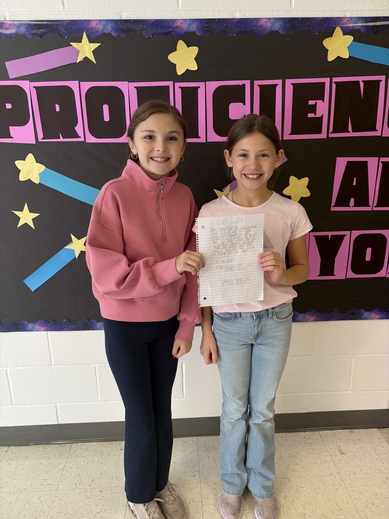 The girls with their letter 