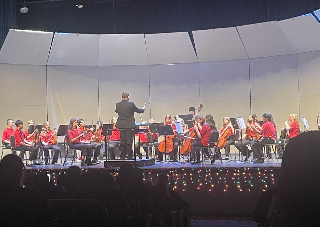 A great night of music to get you in a holiday mood. Wonderful job by sixth, seventh, and eighth grade orchestra 