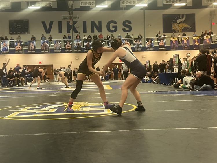 Luu tied up with her opponent