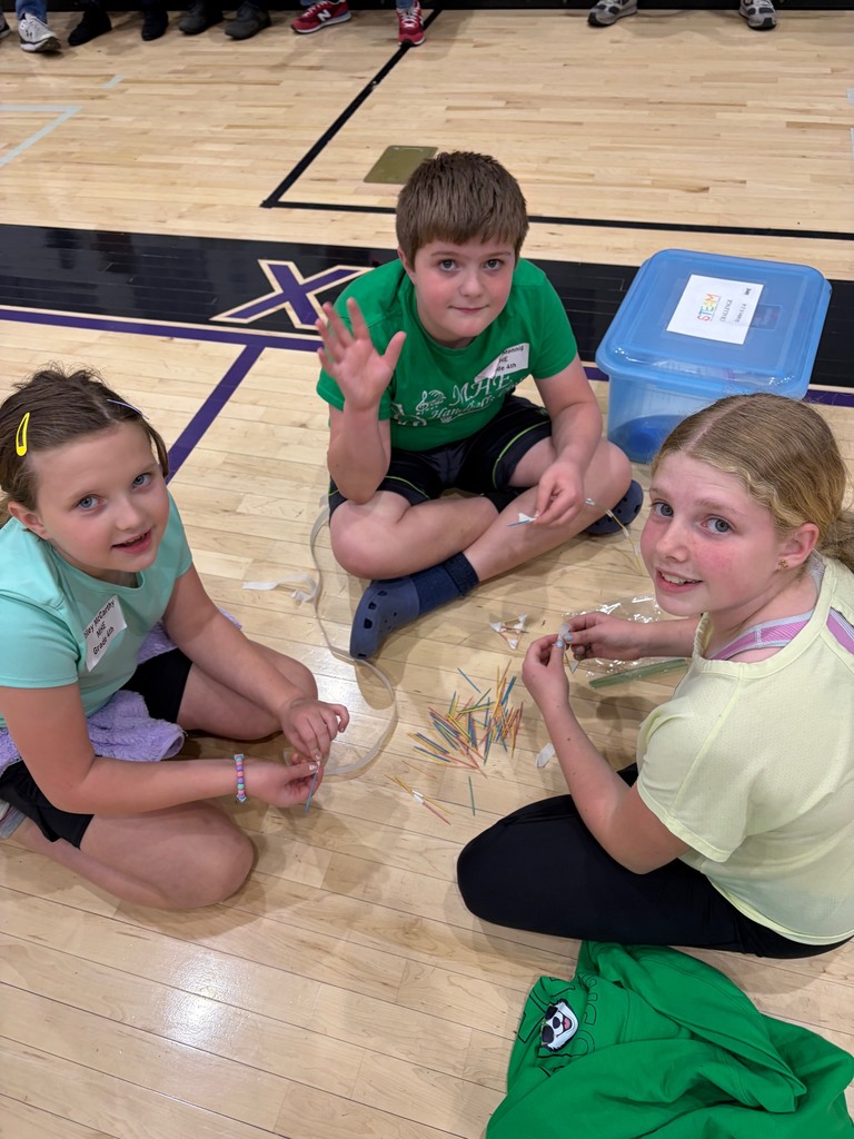 4th-grade students working on their STEAM Project pt.2