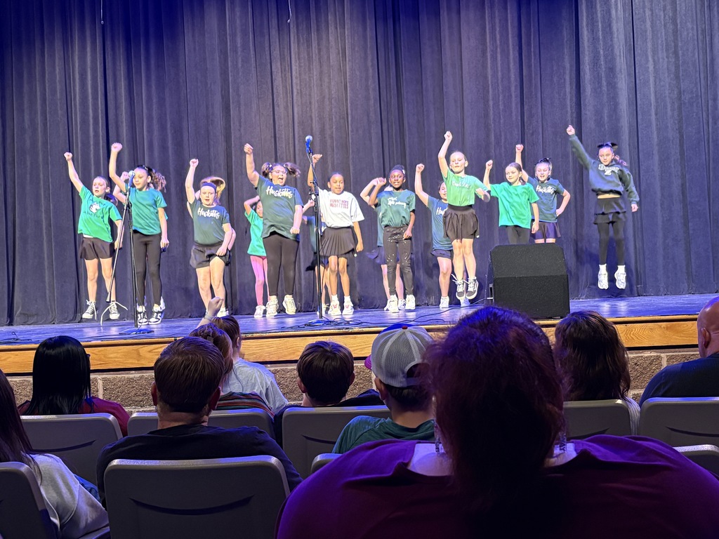 3rd grade Huskettes performing
