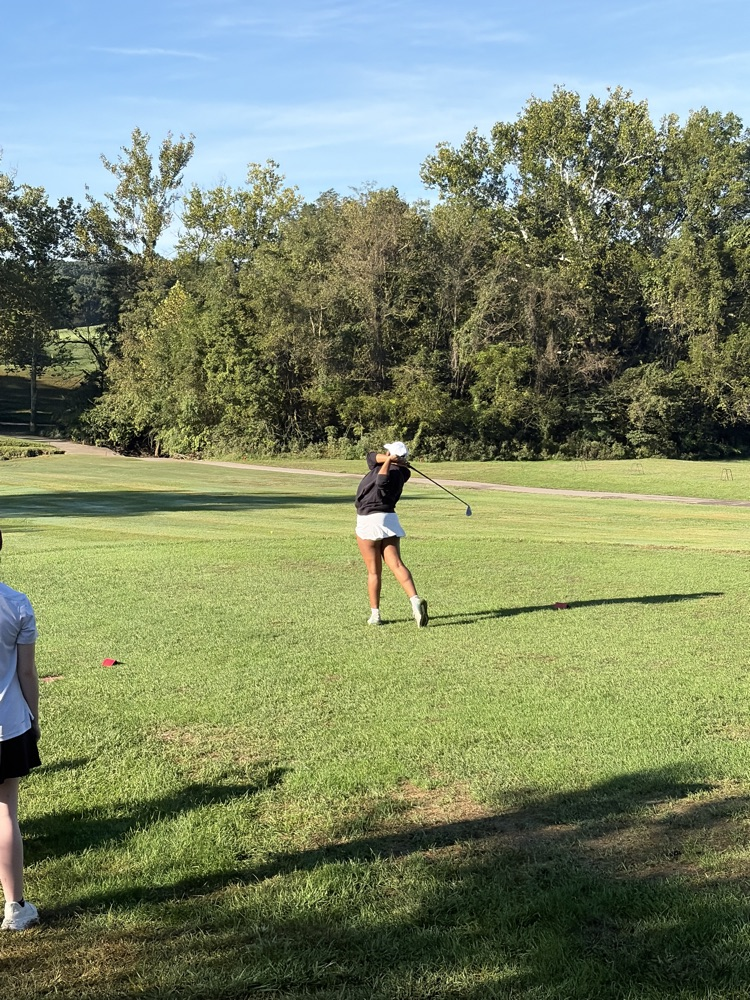 Jada teeing off on 9