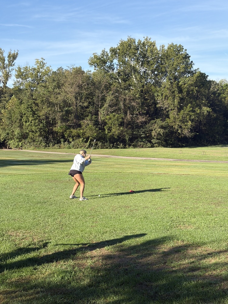 Kendall teeing off on 9