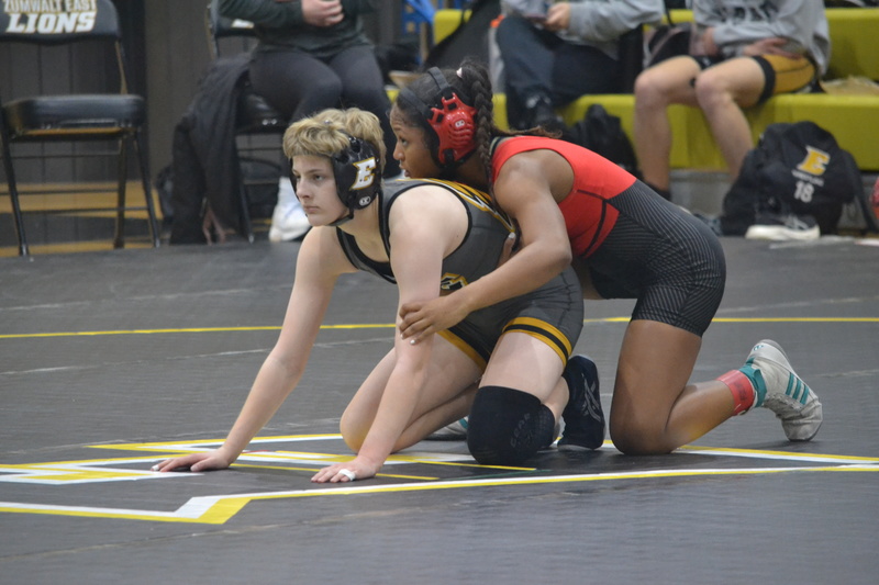 Schimanski getting ready after a takedown