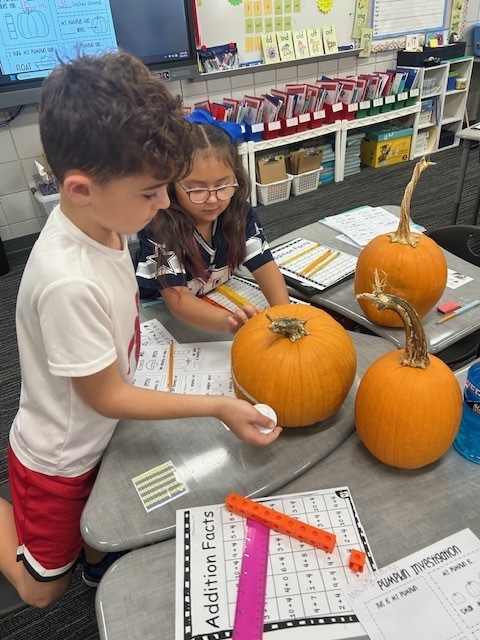 Pumpkin, Math, and Science fun in Mrs. Davoli's class