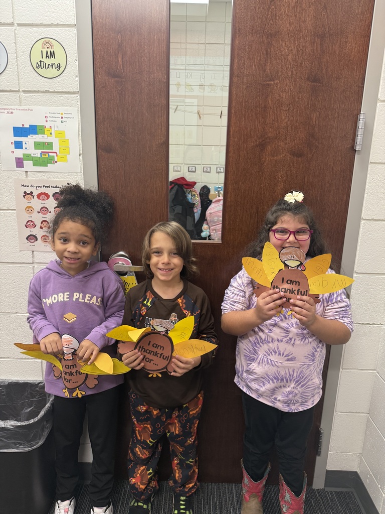 First grade groups made Thanksgiving Turkeys with who they are thankful for