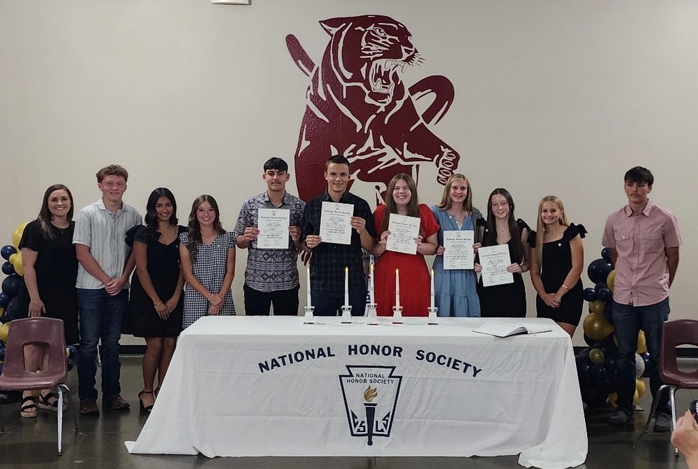 Picture of those Inducted into NHS as well as current members