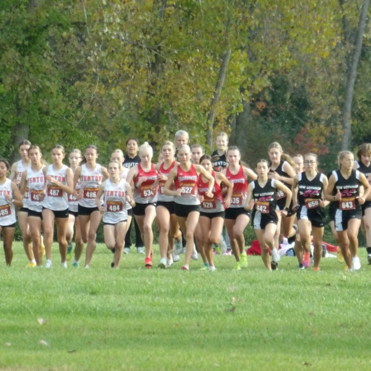 varsity girls cross country race